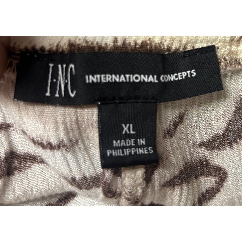INC International Concepts Animal Print Shorts Tie Waist Elastic XL Brown  EUC - Picture 6 of 8